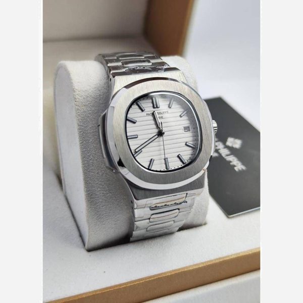 Montre analogique PATEK PHILIPPE
